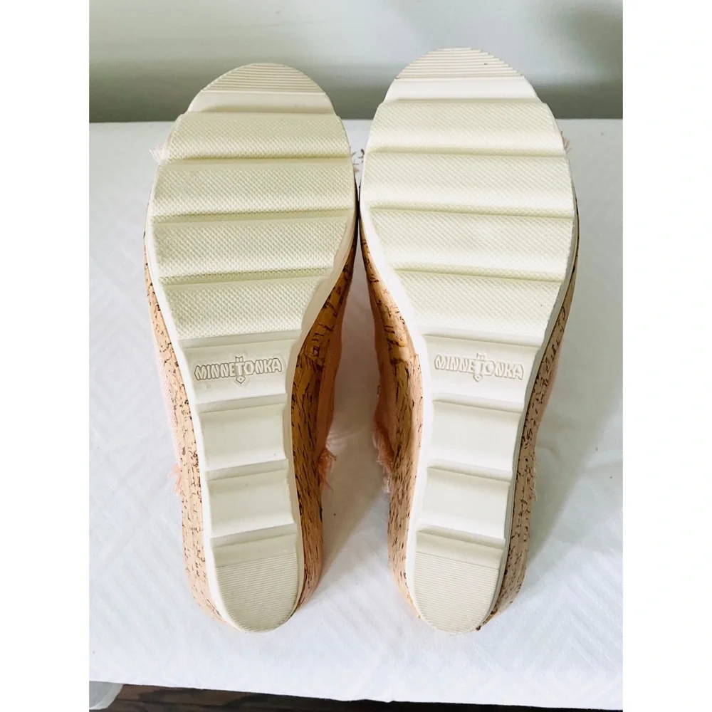 New! MINNETONKA Pink York Blush Wedge Sandals Size 9